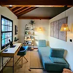 Pico Island 22 - Ocean Front & Unesco Heritage Century-old Grapevines Villa Madalena (Azores)