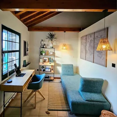 Pico Island 2 - Ocean Front & Unesco Heritage Century-old Grapevines Villa Madalena (Azores)