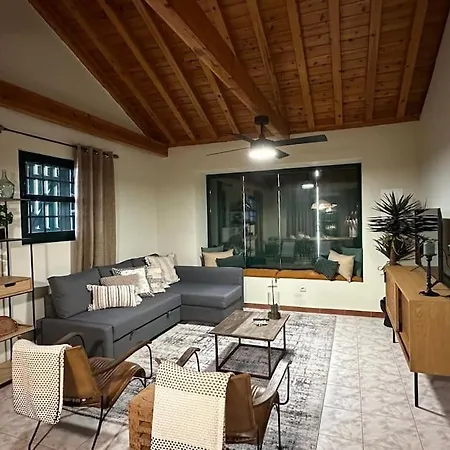 Pico Island 2 - Ocean Front & Unesco Heritage Century-old Grapevines * Madalena (Azores)