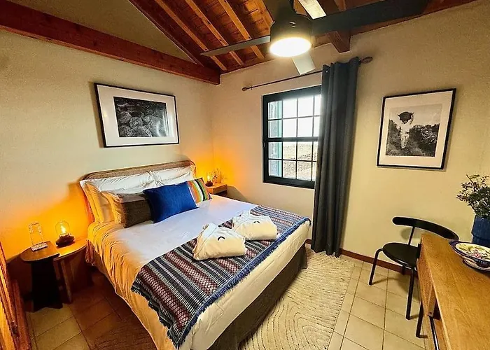 Pico Island 22 - Ocean Front & Unesco Heritage Century-old Grapevines Villa *