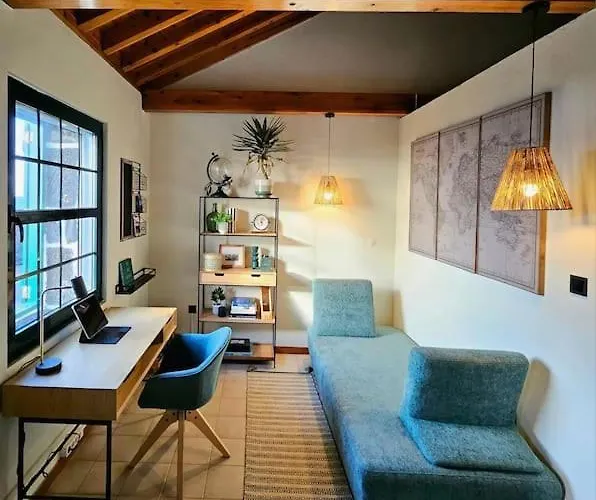 Pico Island 22 - Ocean Front & Unesco Heritage Century-old Grapevines Villa Madalena (Azores)